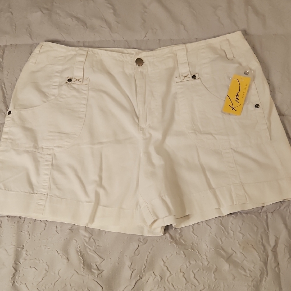 Kim Rogers White Shorts with Durable Fabric